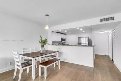 9125 SW 77th Ave #202, Miami, FL 33156 - Photo 6