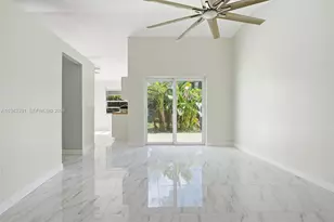 19463 NW 62nd Pl, Hialeah, FL 33015 - Photo 8