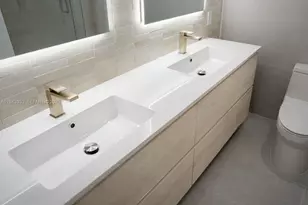 60 SW 13th St, Miami, FL 33130 - Photo 16