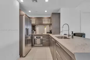 200 Biscayne Blvd Way, Miami, FL 33131 - Photo 4