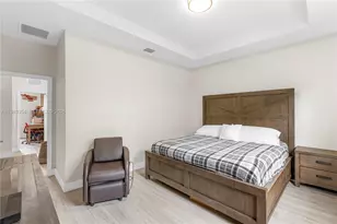 10653 W 32nd Ln, Hialeah, FL 33018 - Photo 14