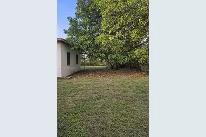 2325 NW 89th St #0, Miami, FL 33147 - Photo 10