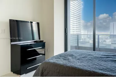 1000 Brickell Plz #1806, Miami, FL 33131 - Photo 24