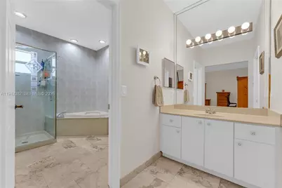 9125 NW 172nd Ter, Hialeah, FL 33018 - Photo 12
