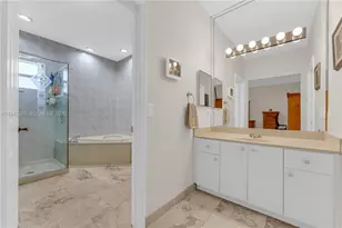 9125 NW 172nd Terrace, Hialeah, FL 33018 - Photo 12