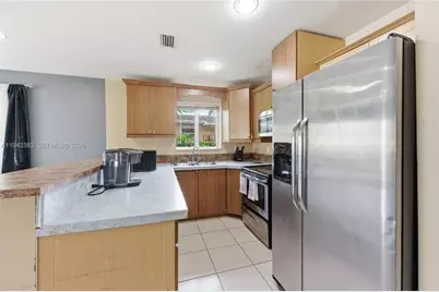 5723 SW 40th St, West Park, FL 33023 - Photo 6