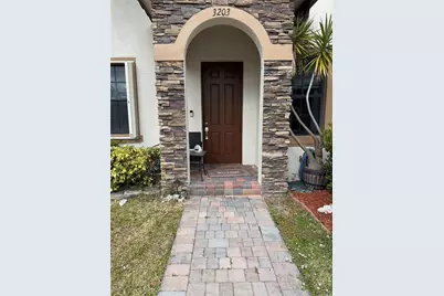 3203 SE 7th St, Homestead, FL 33033 - Photo 2