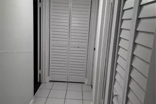 8005 SW 107th Ave, Miami, FL 33173 - Photo 6