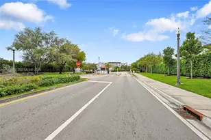 2850 Somerset Dr, Lauderdale Lakes, FL 33311 - Photo 26