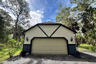 1339 Gallop Dr, Loxahatchee, FL 33470 - Photo 12