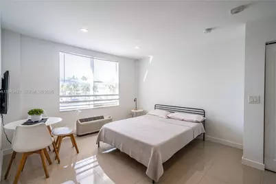 924 Marseille Dr #24, Miami Beach, FL 33141 - Photo 2
