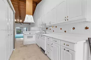 13502 SW 102nd Ln, Miami, FL 33186 - Photo 6