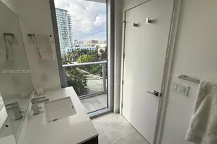 488 NE 18th St, Miami, FL 33132 - Photo 2