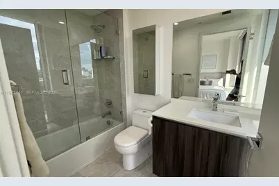 488 NE 18th St #700, Miami, FL 33132 - Photo 32