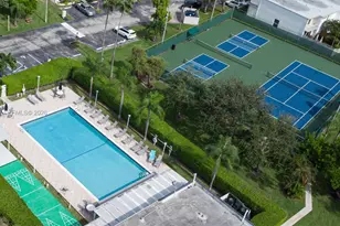 808 NE 27th Ave, Hallandale Beach, FL 33009 - Photo 28