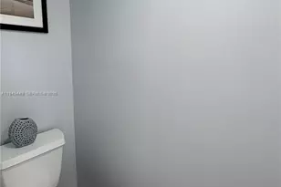 808 NE 27th Ave, Hallandale Beach, FL 33009 - Photo 12