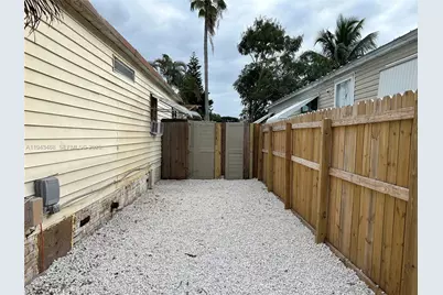 11942 N Branch Rd #B, Boca Raton, FL 33428 - Photo 12