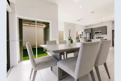 21475 SW 90th Pl, Cutler Bay, FL 33189 - Photo 8