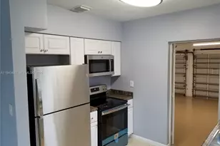 949 NW 10th St, Homestead, FL 33030 - Photo 10