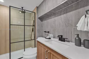 5445 Collins Ave, Miami Beach, FL 33140 - Photo 18