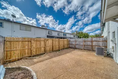 10920 SW 71st St, Miami, FL 33173 - Photo 2