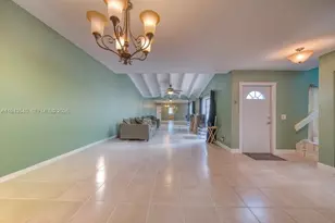 10920 SW 71st St, Miami, FL 33173 - Photo 10