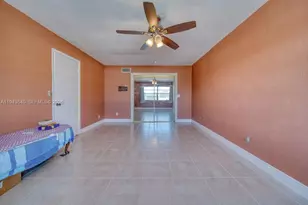 10920 SW 71st St, Miami, FL 33173 - Photo 14