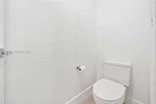 4648 NW 83rd Ave, Doral, FL 33166 - Photo 22