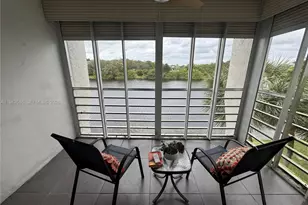 9450 Poinciana Pl, Davie, FL 33324 - Photo 2