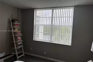 9450 Poinciana Pl, Davie, FL 33324 - Photo 16