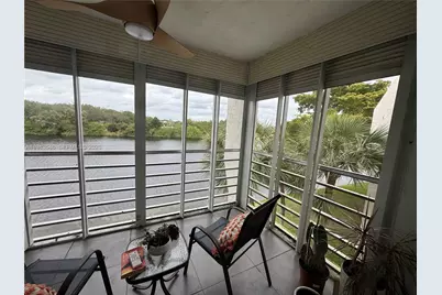 9450 Poinciana Pl #405, Davie, FL 33324 - Photo 2