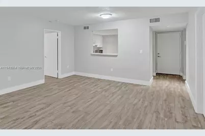 1 Alhambra Cir #203, Coral Gables, FL 33134 - Photo 6