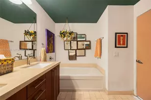 79 SW 12th St, Miami, FL 33130 - Photo 18