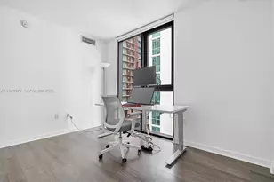 31 SE 6th St, Miami, FL 33131 - Photo 10