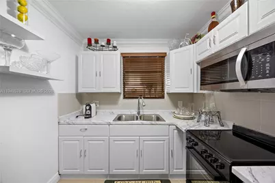 20150 SW 89th Ct, Cutler Bay, FL 33189 - Photo 16