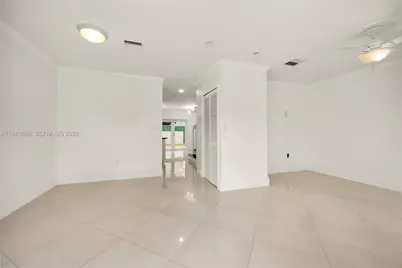 7773 SW 94th Ln, Miami, FL 33156 - Photo 4