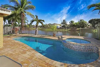 21055 SW 89th Pl, Cutler Bay, FL 33189 - Photo 4