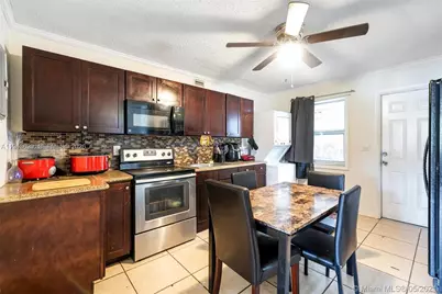 438 NW 93rd St #440, Miami, FL 33150 - Photo 8