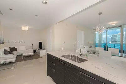 200 Biscayne Boulevard Way #5109, Miami, FL 33131 - Photo 2