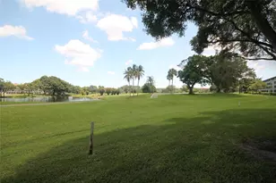 301 SW 135th Ave, Pembroke Pines, FL 33027 - Photo 8
