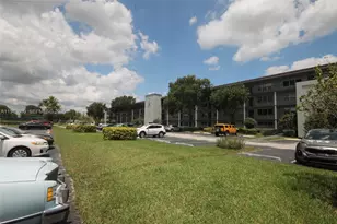 301 SW 135th Ave, Pembroke Pines, FL 33027 - Photo 18