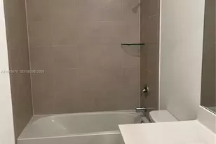 20631 NE 7th Pl, Miami, FL 33179 - Photo 16