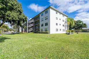 251 SW 132nd Way, Pembroke Pines, FL 33027 - Photo 4