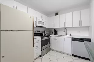 251 SW 132nd Way, Pembroke Pines, FL 33027 - Photo 14