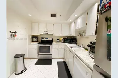 919 Hillcrest Dr #304, Hollywood, FL 33021 - Photo 8