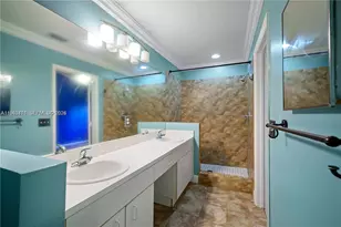 12111 SW 5th Ct, Pembroke Pines, FL 33025 - Photo 14