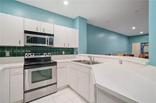 12111 SW 5th Ct, Pembroke Pines, FL 33025 - Photo 8