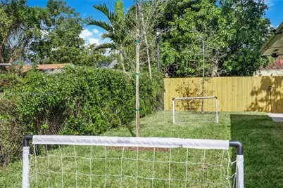 1035 NW 48th St #-, Miami, FL 33127 - Photo 6