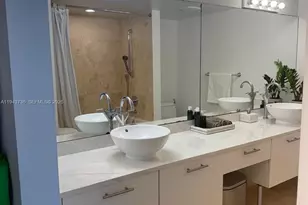 41 SE 5th St, Miami, FL 33131 - Photo 22