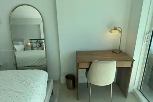 41 SE 5th St, Miami, FL 33131 - Photo 12